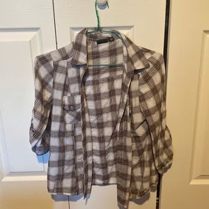 This is an a.n.a flannel. It has only been worn once. No tags.